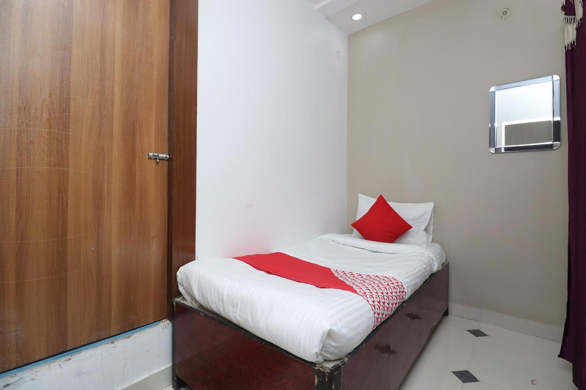 Hotel O Swastik Resort Colonelganj Exterior photo